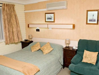 Young Goldrush Motel - Australian Directory 2