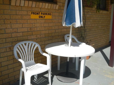 Young Goldrush Motel - Australian Directory 3