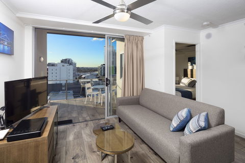 Direct Hotels - Pavilion And Governor On Brookes - Australian Directory 1