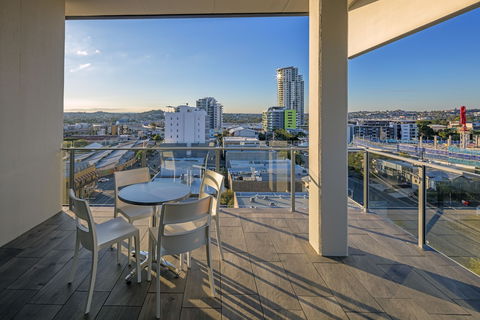 Direct Hotels - Pavilion And Governor On Brookes - Australian Directory 4