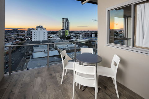 Direct Hotels - Pavilion And Governor On Brookes - Australian Directory 3