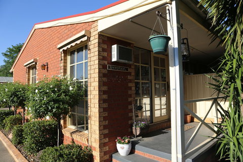 Old Coach Motor Inn - Australian Directory 0