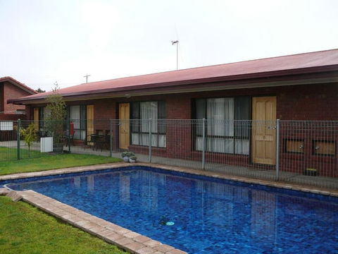 Murray River Motel - Australian Directory 4