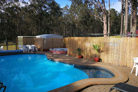 Vineyard Hill - Australian Directory 3