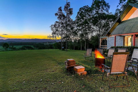 Vineyard Hill - Australian Directory 2