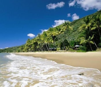 Ellis Beach Oceanfront Bungalows - Campground - Australian Directory 3