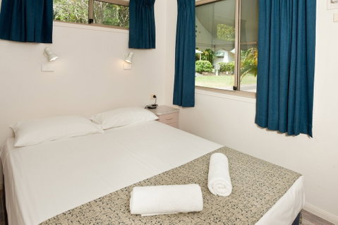 Ellis Beach Oceanfront Bungalows - Campground - Australian Directory 2