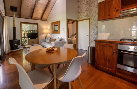Lake Weyba Cottages - Australian Directory 5