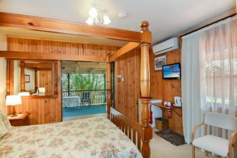 Peppertree Cottage - Australian Directory 4