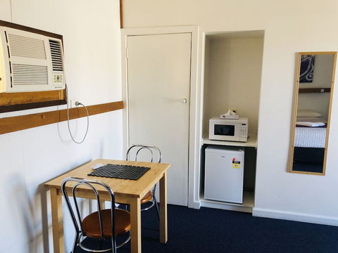Horsham Motel - Australian Directory 5
