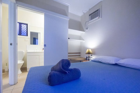 Hinchinbrook Marine Cove Resort - Australian Directory 2