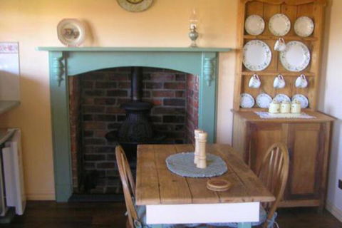 Valleyfield Cottage - Australian Directory 5