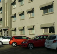 Hampton Court Apartments - Australian Directory