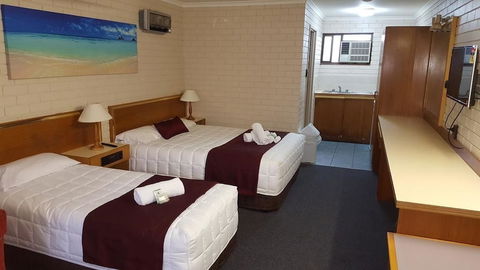 Tabourie Lake Motel - Australian Directory 4