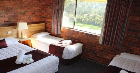 Tabourie Lake Motel - Australian Directory 1