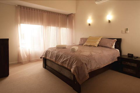 Albany Waves - Australian Directory 6