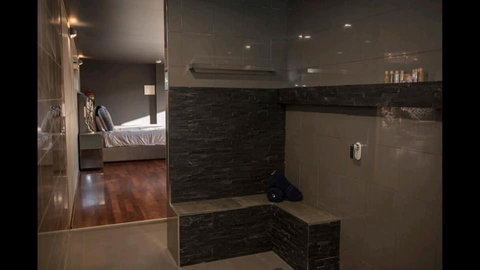 Mudstone Spa Retreat - Australian Directory 2