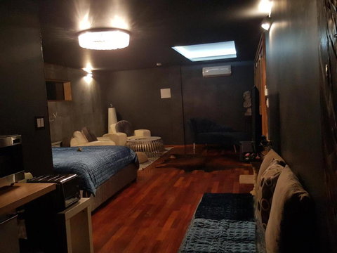 Mudstone Spa Retreat - Australian Directory 4