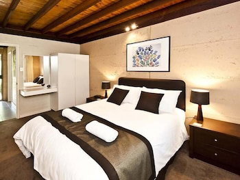 Riverway Chalets - Australian Directory 4