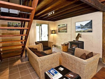 Riverway Chalets - Australian Directory 6