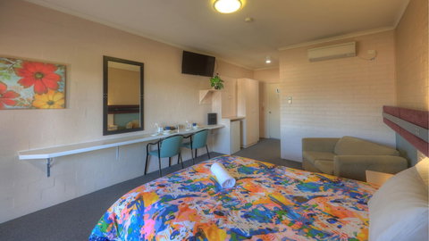 The Vines Motel And Cottages - Australian Directory 6
