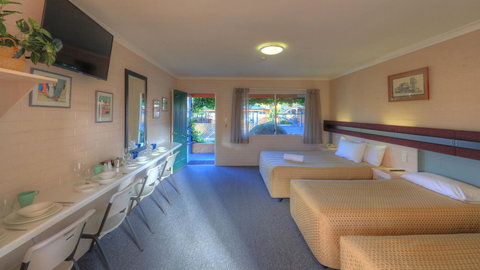 The Vines Motel And Cottages - Australian Directory 5