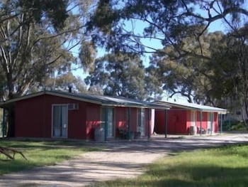 Clare Valley Cabins - Australian Directory 2