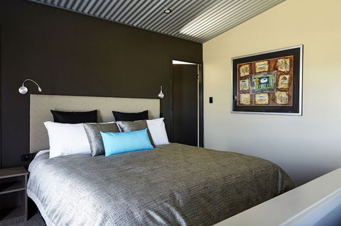 Ridgemill Escape - Australian Directory 1