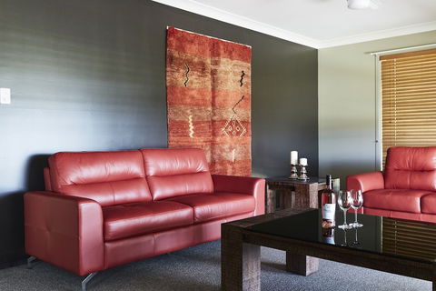 Ridgemill Escape - Australian Directory 5