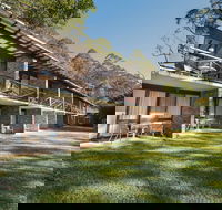 Avoca Beach Hotel - Australian Directory