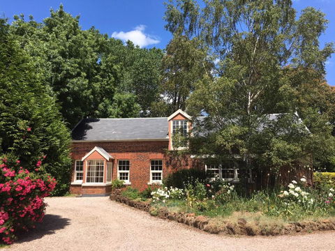 Tahara Cottage - Australian Directory 1