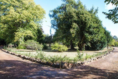 Tahara Cottage - Australian Directory 6
