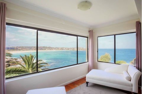 Ultimate Bondi Escape 2 - Australian Directory 0