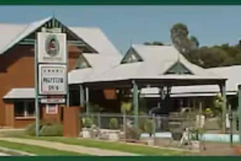 Young Federation Motor Inn - Australian Directory 5