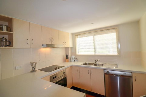 Dollarbird Treetops Townhouse - Australian Directory 4