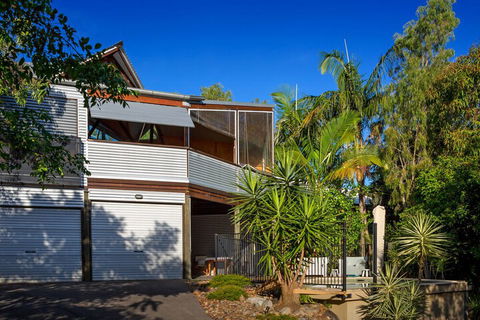 The Dome House - Australian Directory 1