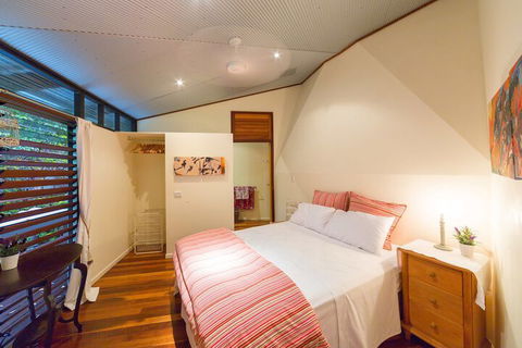 The Dome House - Australian Directory 3