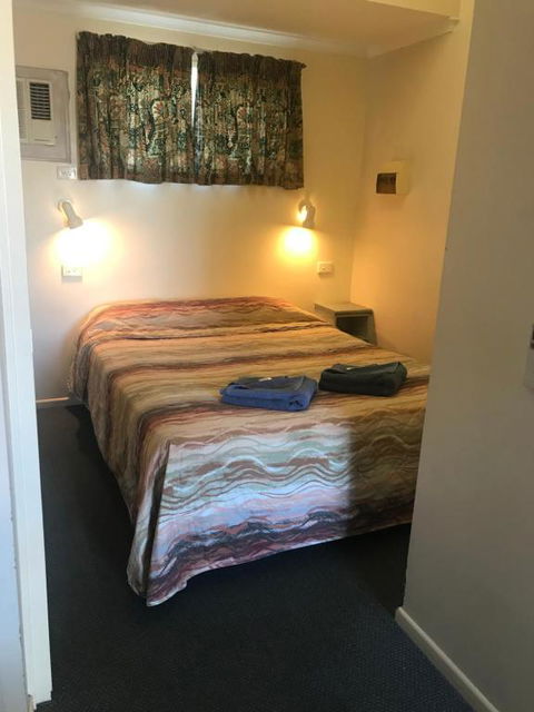 Injune Motel - Australian Directory 5
