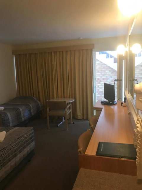 Gateway Motor Inn - Australian Directory 3