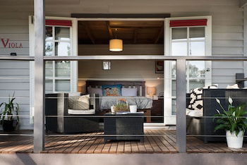 Viola At Hepburn Springs - Australian Directory 6