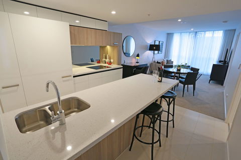 Alex Perry Hotel & Apartments - Australian Directory 5