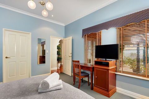 Durham Lodge - Australian Directory 6