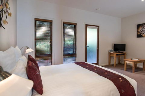 Balconies Dolphincove - Australian Directory 6