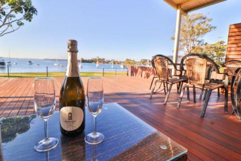 Lakefront Simplicity - Australian Directory 0