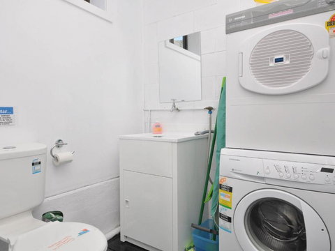 The Studio On The Lake At Fishing Point Lake Macquarie Honestly Put The Line In & Catch Fish - Australian Directory 6