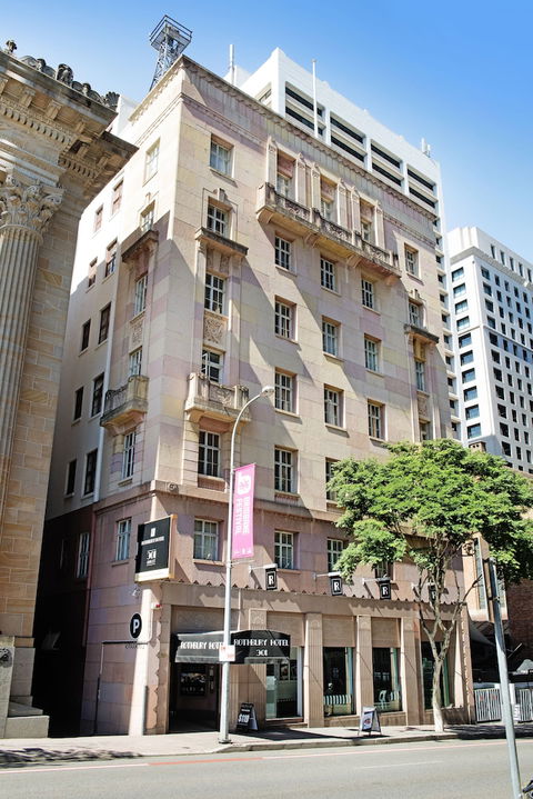 ULTIQA Rothbury Hotel - Australian Directory 0