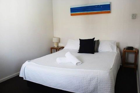 Ocean Side Hawks Nest - Australian Directory 4