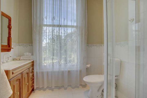 Highton Manor - Australian Directory 7