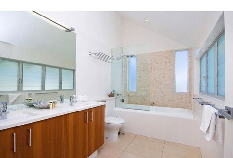 Villa Bianco - Australian Directory 1