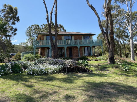 Hunter Homestead - Australian Directory 1